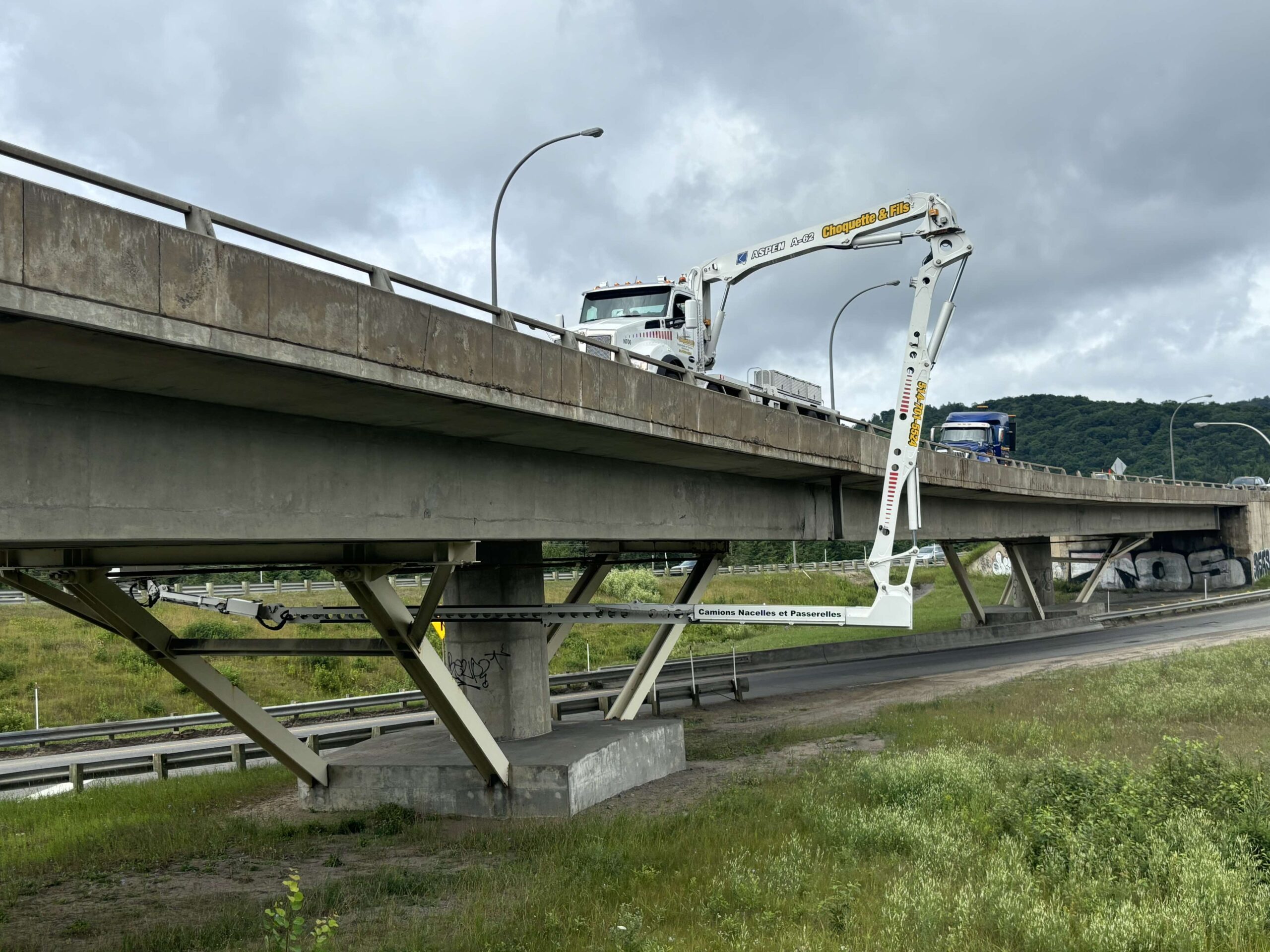 Flotte Accès Sous Pont en action