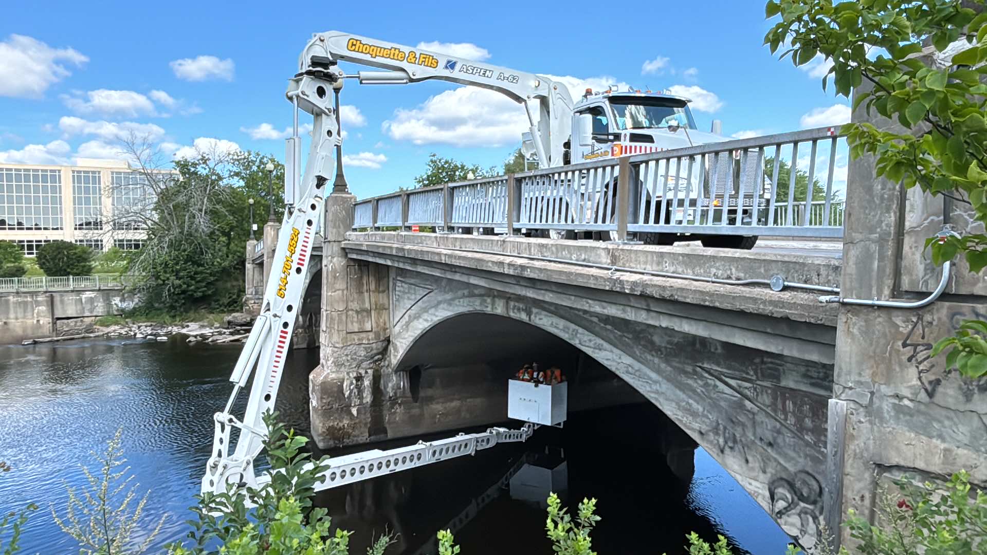 Nacelle et équipe en intervention