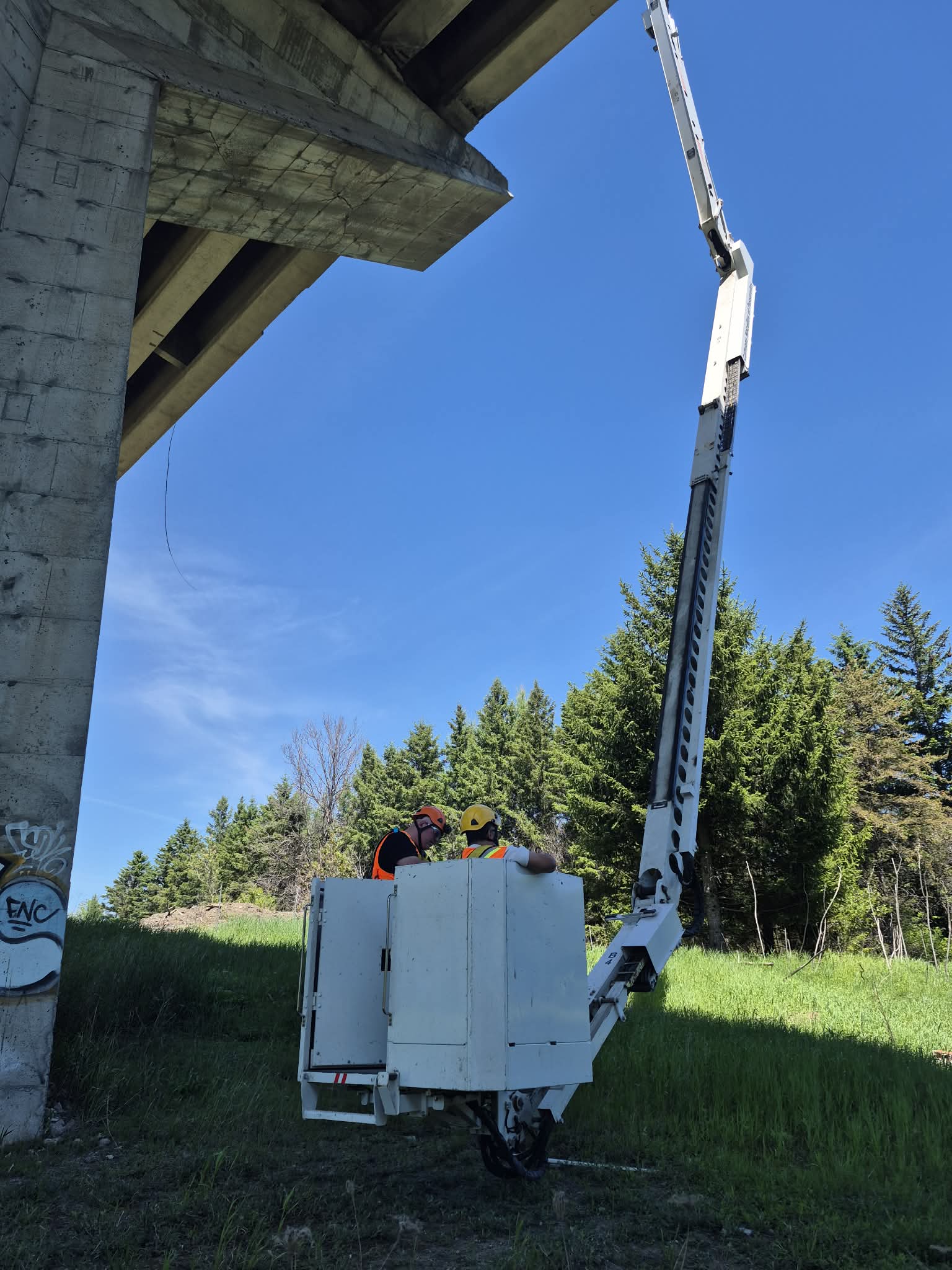 Flotte Accès Sous Pont en action